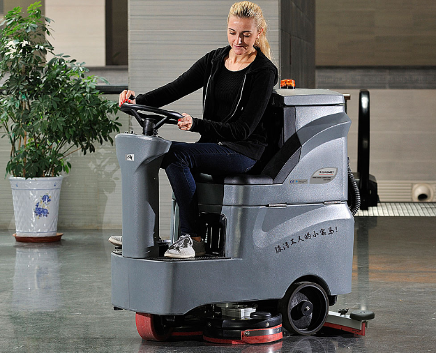 購(gòu)物商場(chǎng)使用洗地機(jī)的優(yōu)勢(shì)？