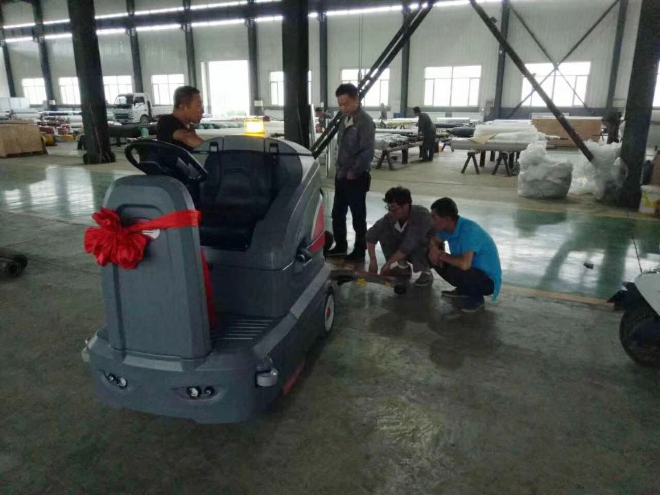 駕駛式洗地機引領行業(yè)前行，創(chuàng)造現(xiàn)代社會的創(chuàng)建文明