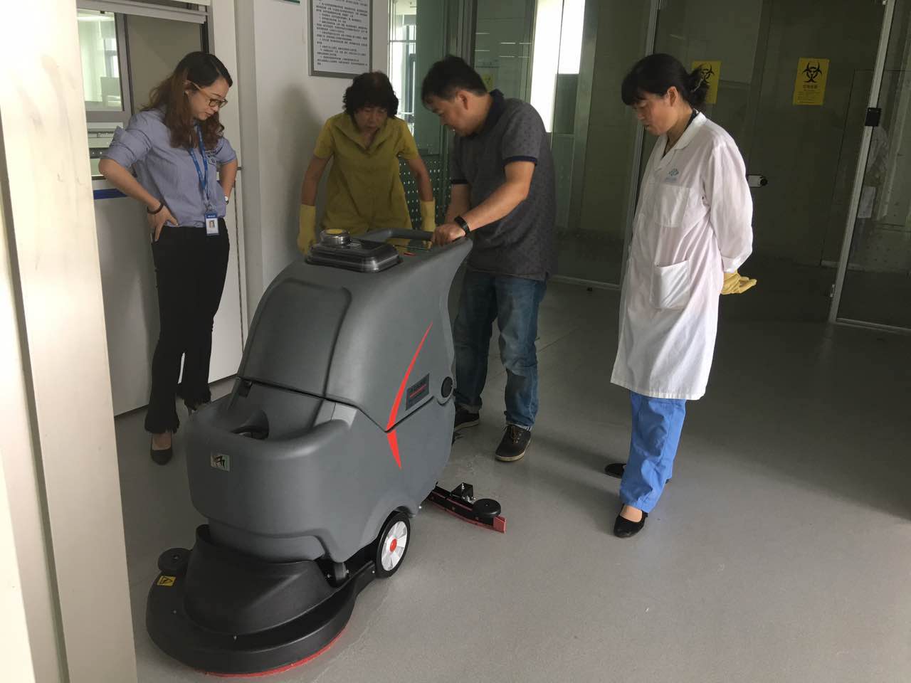 工廠擦地機(jī)的擦地效果怎么樣？