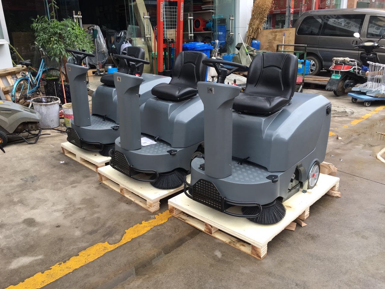 高美電動掃地機(jī)，給人們帶來的無價的幸福