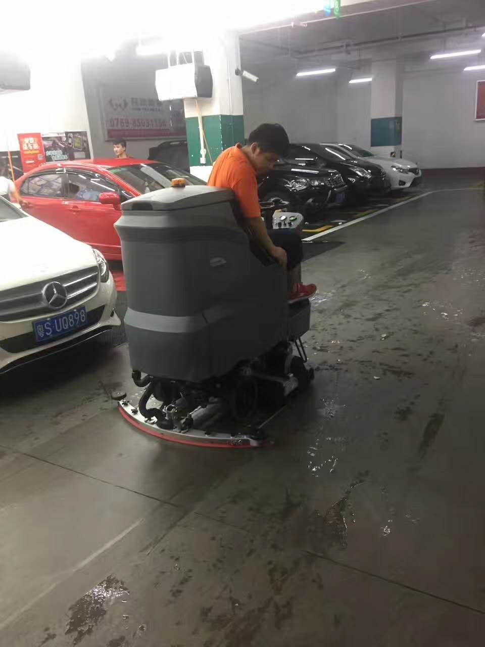 洗地機(jī)使用不正確也可能會(huì)傷害地面，您知道嗎？