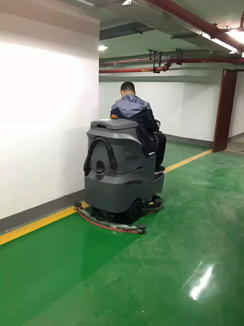 清潔機(jī)械代替人工，洗地機(jī)與社會發(fā)展同步