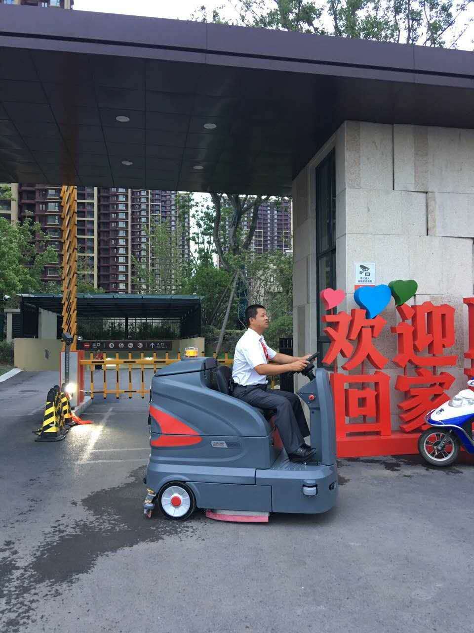 進(jìn)口洗地車一定比國產(chǎn)洗地車好嗎？