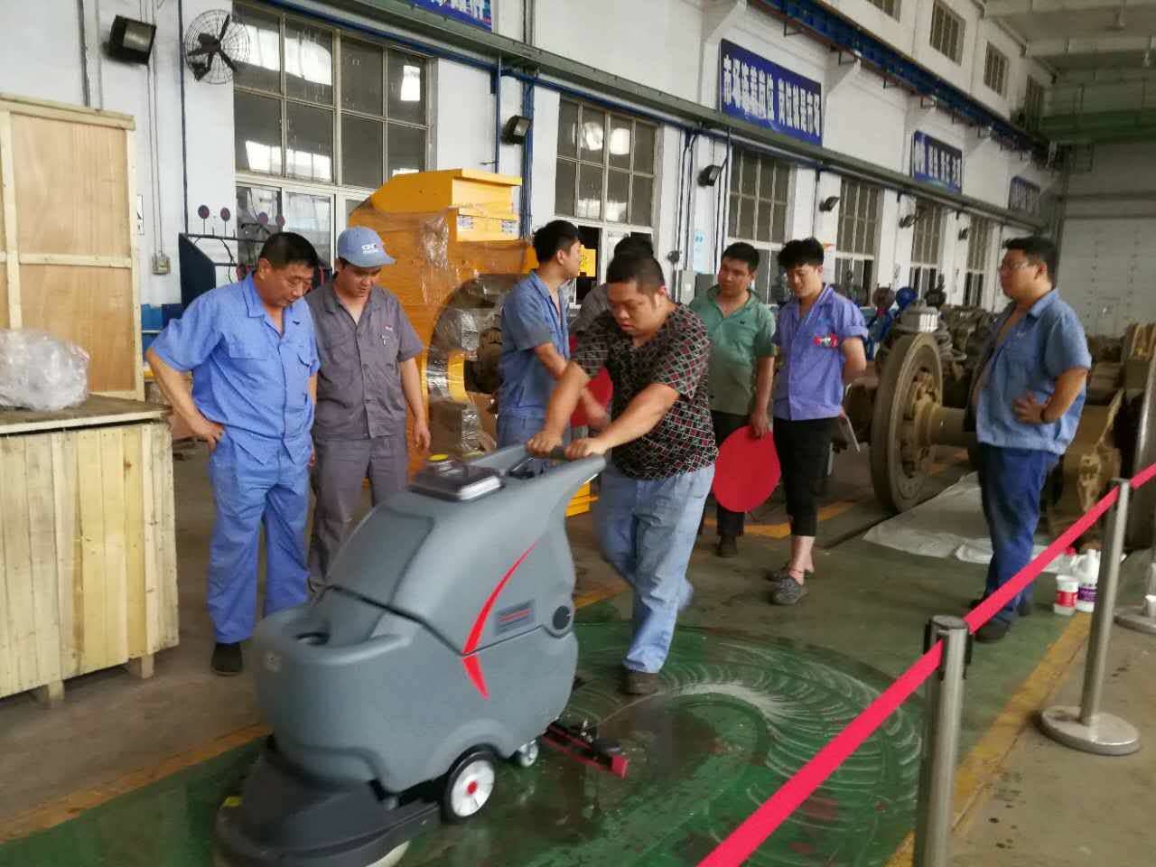 選購手推式洗地機(jī)有哪些技巧？